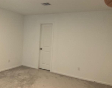 1627 Birch Wood Drive - Photo Thumbnail 9