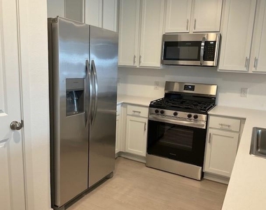 1627 Birch Wood Drive - Photo Thumbnail 7