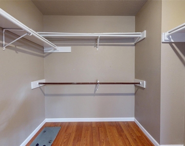 1022 Manorglen Drive - Photo Thumbnail 32