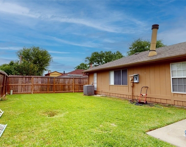 1022 Manorglen Drive - Photo Thumbnail 39