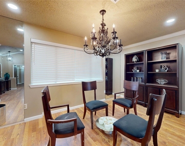 1022 Manorglen Drive - Photo Thumbnail 13