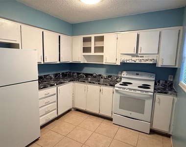 2409 13th Street W - Photo Thumbnail 5