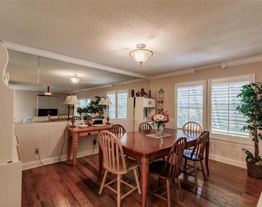 6030 E Peppertree Way - Photo Thumbnail 9