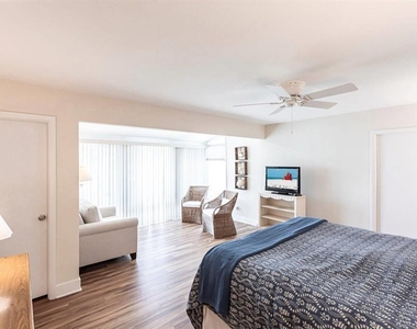6023 W Peppertree Way - Photo Thumbnail 8