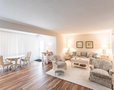 6023 W Peppertree Way - Photo Thumbnail 7