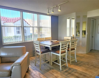 5901 Bahia Del Mar Circle - Photo Thumbnail 7