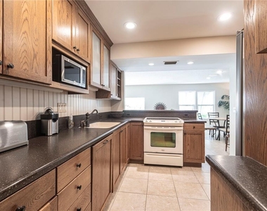 6026 E Peppertree Way - Photo Thumbnail 8