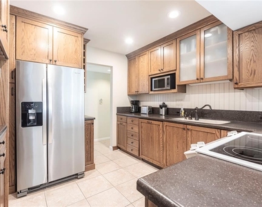 6026 E Peppertree Way - Photo Thumbnail 9
