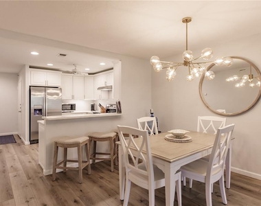 1200 E Peppertree Lane - Photo Thumbnail 3