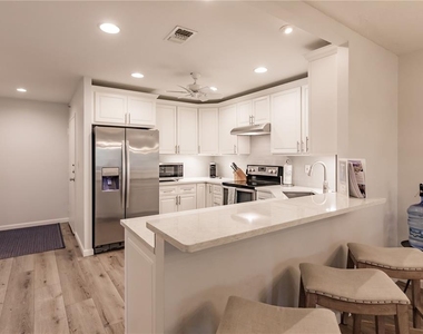 1200 E Peppertree Lane - Photo Thumbnail 7