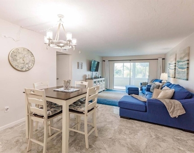 1200 E Peppertree Lane - Photo Thumbnail 9
