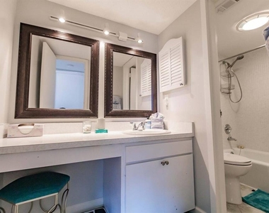 1200 E Peppertree Lane - Photo Thumbnail 5