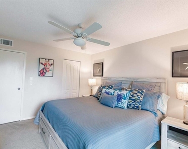 1200 E Peppertree Lane - Photo Thumbnail 15
