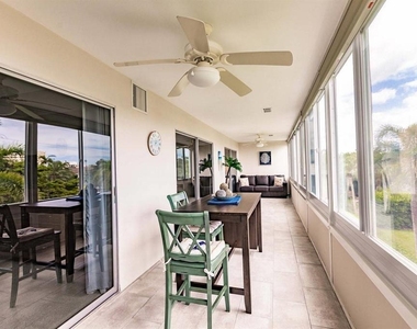1200 E Peppertree Lane - Photo Thumbnail 6