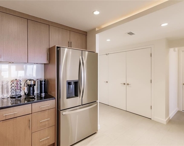 1200 E Peppertree Lane - Photo Thumbnail 5