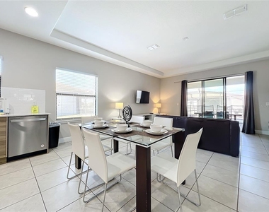 185 Brookes Place - Photo Thumbnail 5