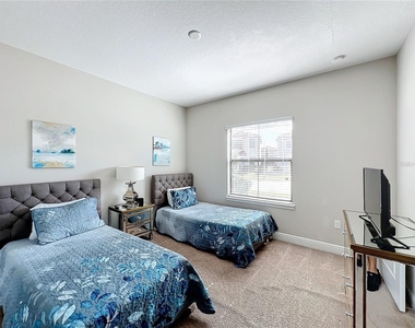 185 Brookes Place - Photo Thumbnail 11