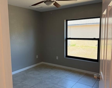 17107 Thompson Avenue - Photo Thumbnail 5