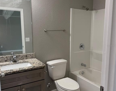 17107 Thompson Avenue - Photo Thumbnail 6