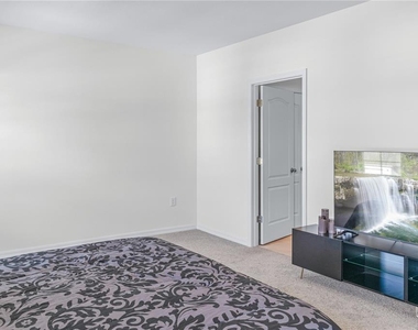 2454 Taloncrest - Photo Thumbnail 11