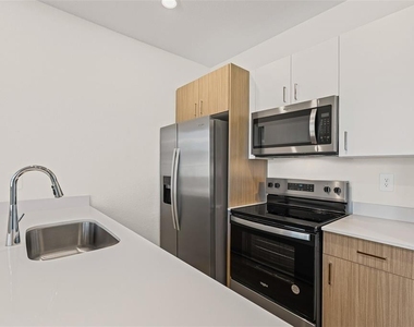14515 Stellar Place - Photo Thumbnail 11