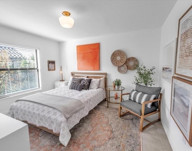 5711 Palmer Circle - Photo Thumbnail 8