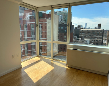 West 37th Street - Photo Thumbnail 1