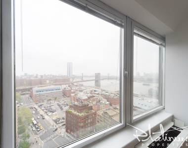 Water Street - Photo Thumbnail 9