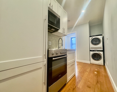 427 East 80th Street - Photo Thumbnail 3