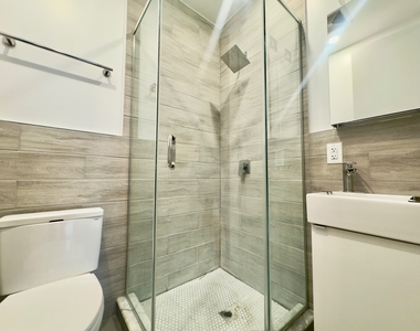 427 East 80th Street - Photo Thumbnail 4