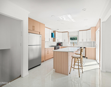 17 Johnston Street - Photo Thumbnail 12
