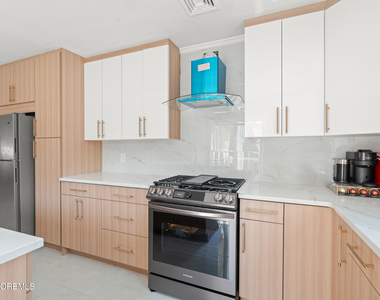 17 Johnston Street - Photo Thumbnail 16
