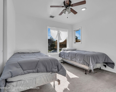 17 Johnston Street - Photo Thumbnail 24