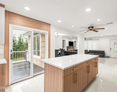 17 Johnston Street - Photo Thumbnail 9