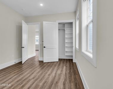 527 Bangs Avenue - Photo Thumbnail 10