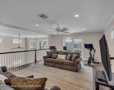 323 E Main Street - Photo Thumbnail 19