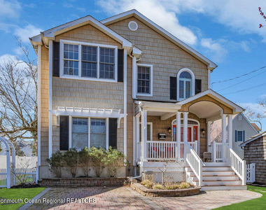 323 E Main Street - Photo Thumbnail 1