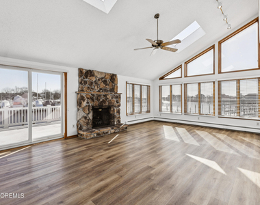222 Marine Plaza - Photo Thumbnail 4