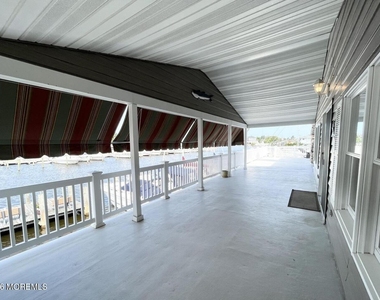 222 Marine Plaza - Photo Thumbnail 1