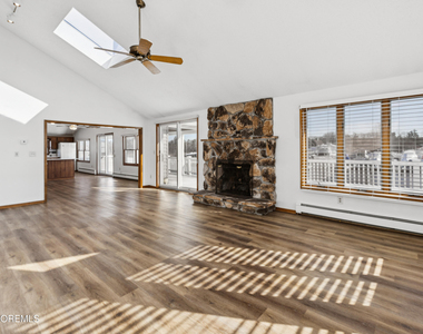 222 Marine Plaza - Photo Thumbnail 6