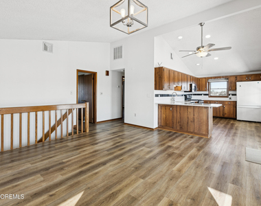 222 Marine Plaza - Photo Thumbnail 8