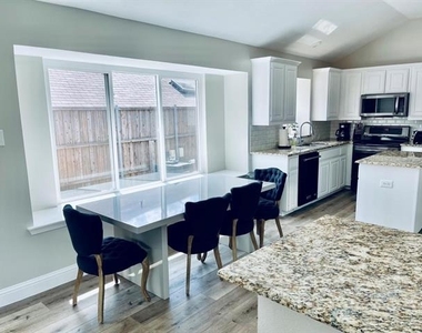 7848 Lancelot Road - Photo Thumbnail 13