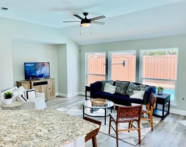 7848 Lancelot Road - Photo Thumbnail 14