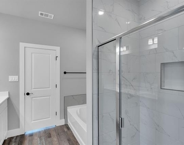 704 N Church Street - Photo Thumbnail 15