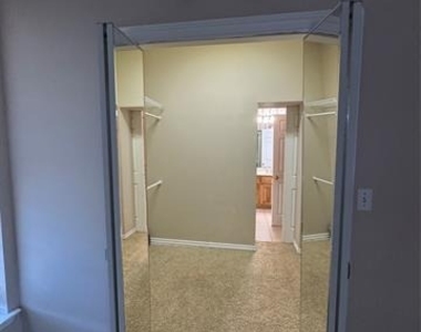 3916 Shepherd - Photo Thumbnail 13