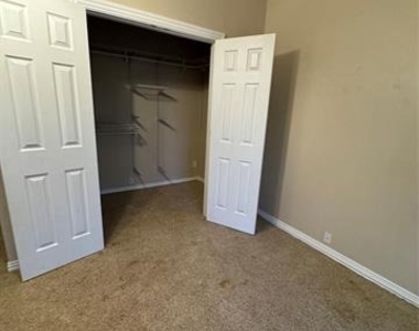 3916 Shepherd - Photo Thumbnail 21