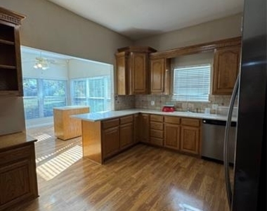 3916 Shepherd - Photo Thumbnail 17