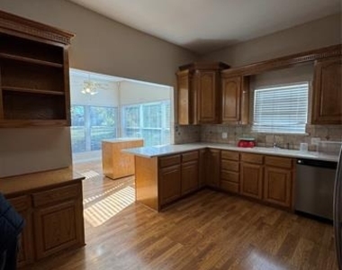 3916 Shepherd - Photo Thumbnail 16