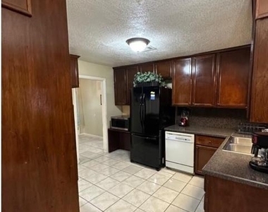 2438 Five Mile Circle - Photo Thumbnail 2