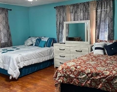 2438 Five Mile Circle - Photo Thumbnail 7